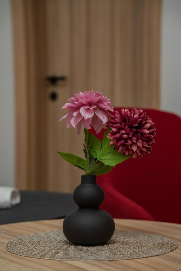Maestro - Rooms & Restaurant Вуковар Экстерьер фото