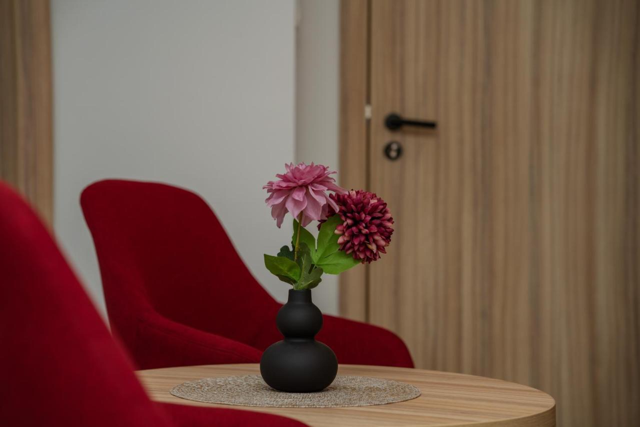 Maestro - Rooms & Restaurant Вуковар Экстерьер фото