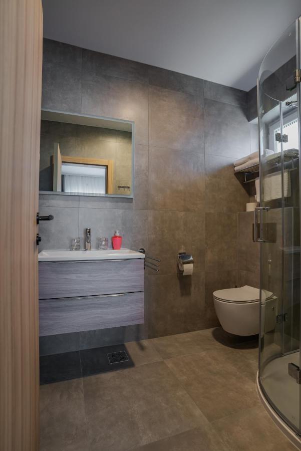 Maestro - Rooms & Restaurant Вуковар Экстерьер фото