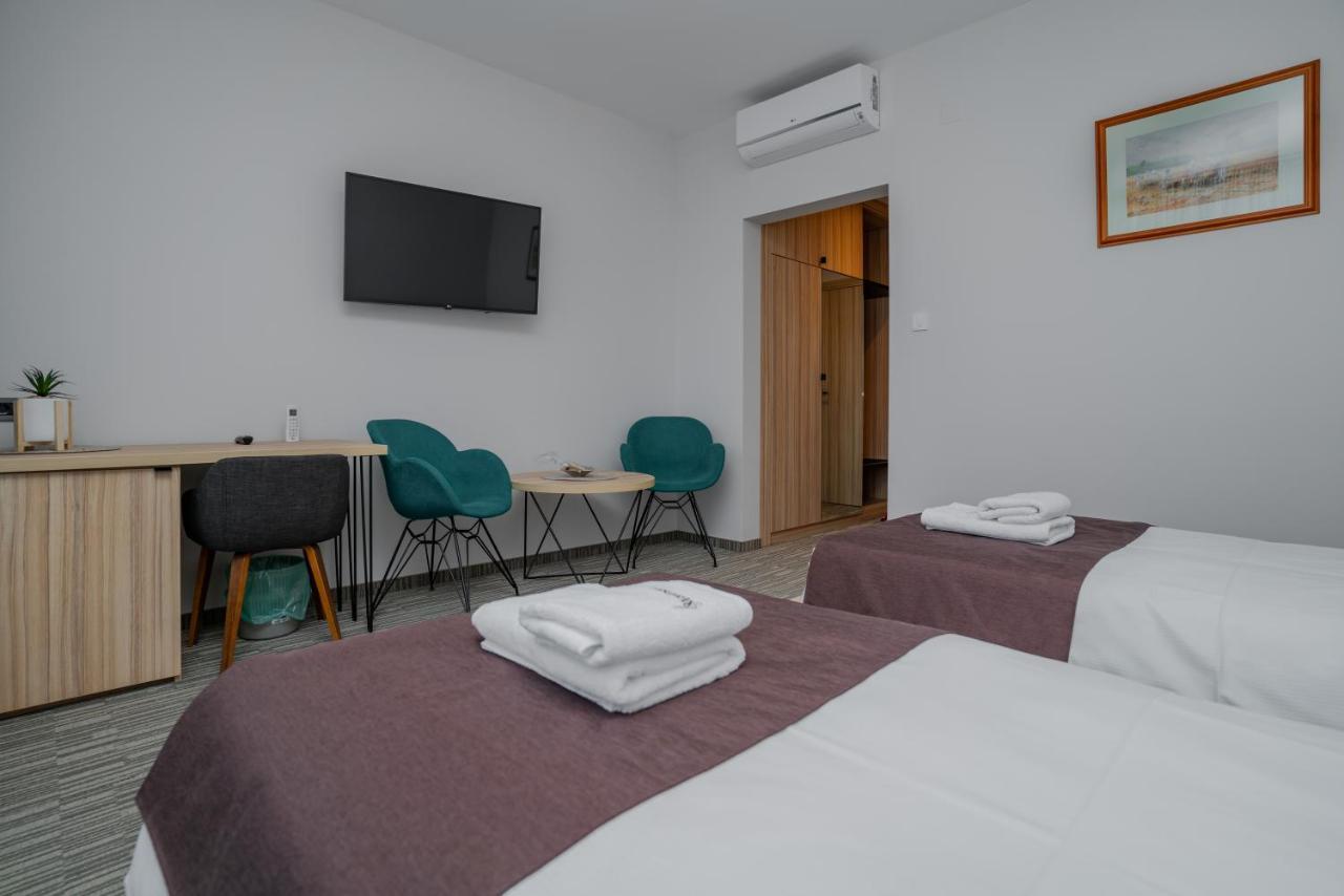 Maestro - Rooms & Restaurant Вуковар Экстерьер фото