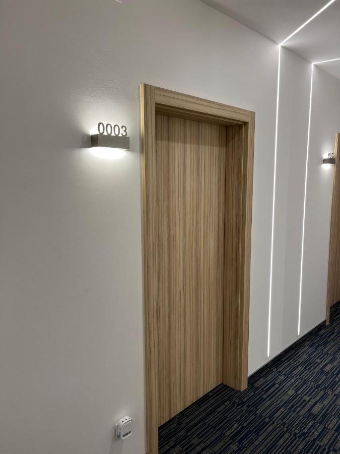 Maestro - Rooms & Restaurant Вуковар Экстерьер фото