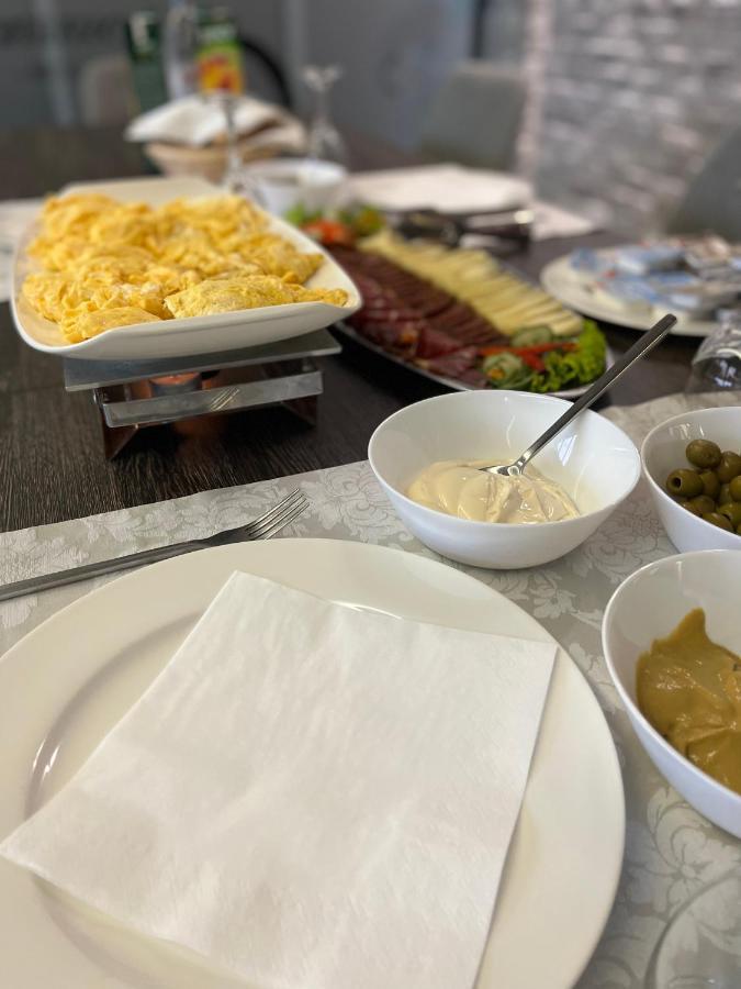 Maestro - Rooms & Restaurant Вуковар Экстерьер фото