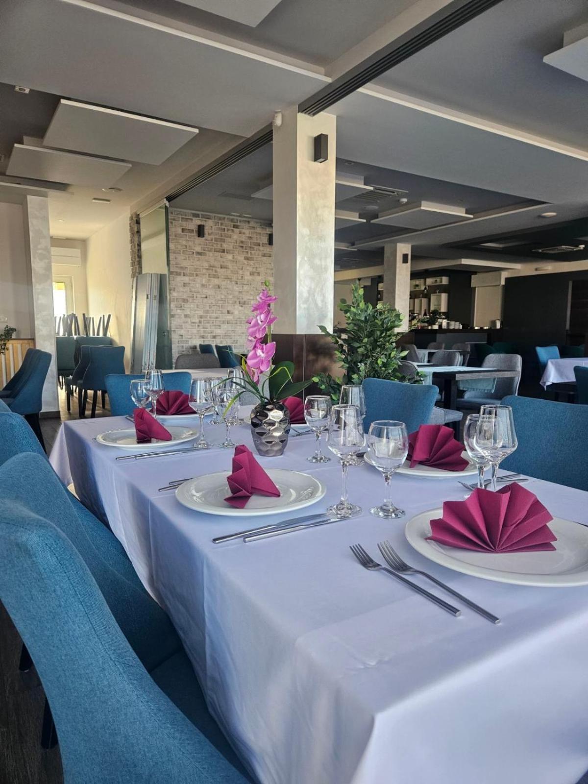 Maestro - Rooms & Restaurant Вуковар Экстерьер фото